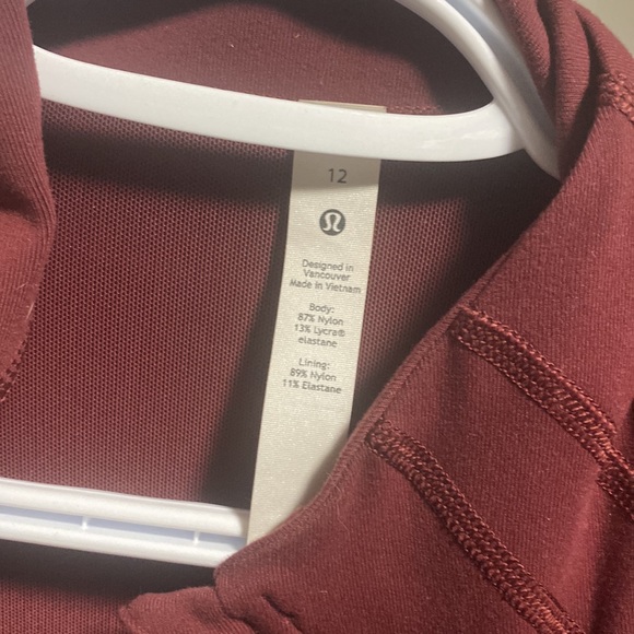 Lululemon define jacket / women zip up athletic sweater (burgundy, size 12) - Picture 3 of 5